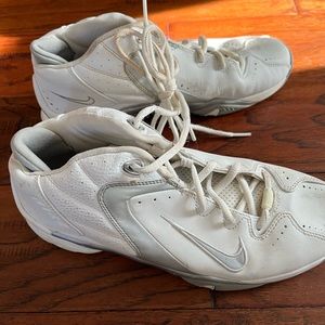Nike air Basketball shoes size 8